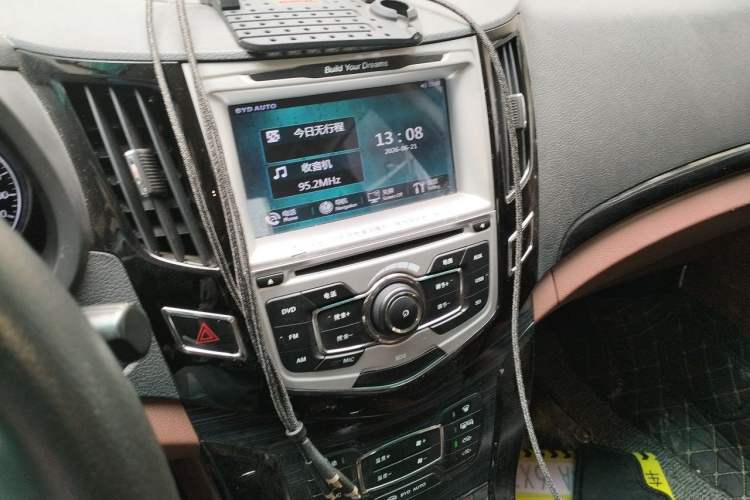 Used BYD Surui 2016 1.5L Manual Elite Edition Audio And AC Panel