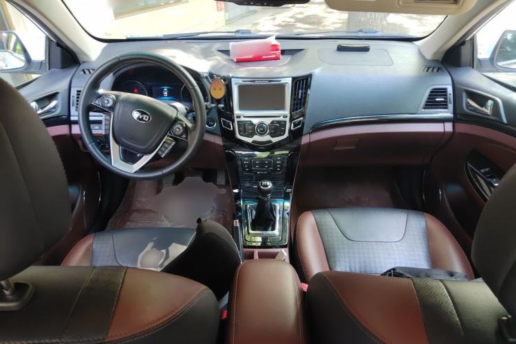 Used BYD Surui 2016 1.5L Manual Elite Edition Center Console