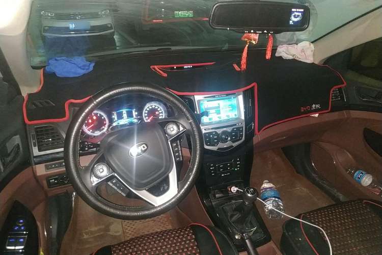 Used BYD Surui 2016 1.5L Manual Elite Edition Center Console