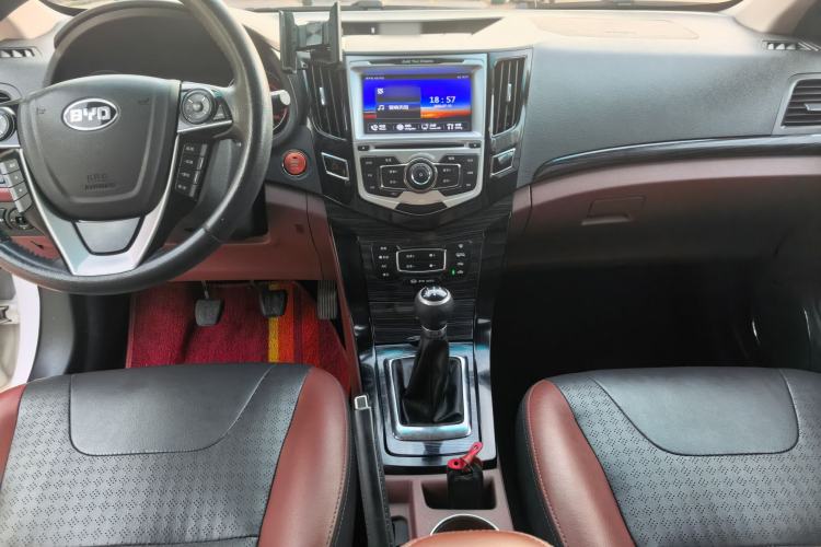 Used BYD Surui 2016 1.5L Manual Elite Edition Center Console