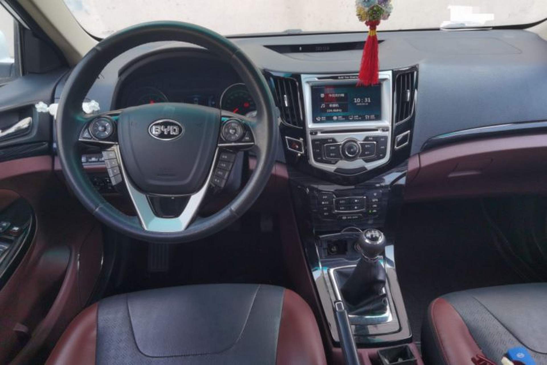 Used BYD Surui 2016 1.5L Manual Elite Edition Center Console
