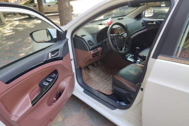 Used BYD Surui 2016 1.5L Manual Elite Edition Driver Seat