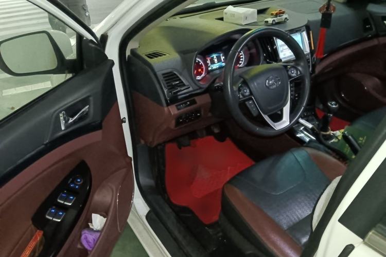 Used BYD Surui 2016 1.5L Manual Elite Edition Driver Seat
