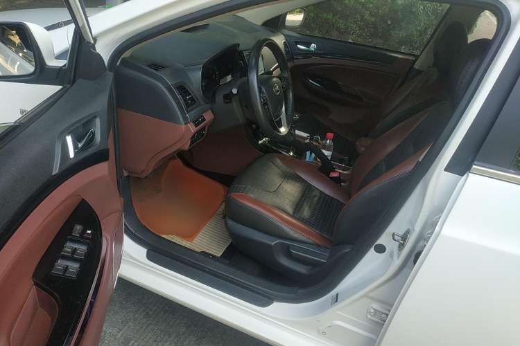 Used BYD Surui 2016 1.5L Manual Elite Edition Driver Seat