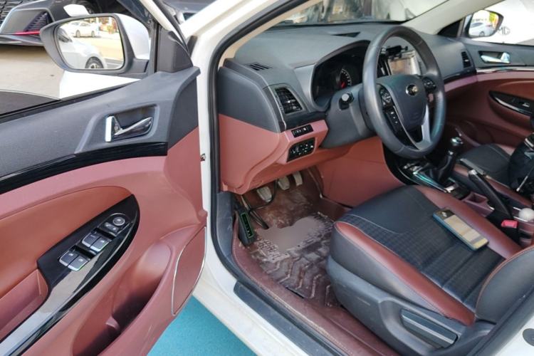Used BYD Surui 2016 1.5L Manual Elite Edition Driver Seat