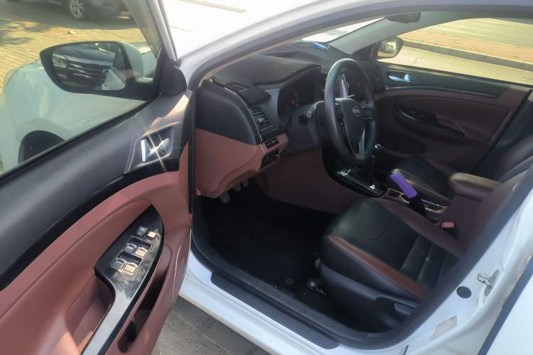 Used BYD Surui 2016 1.5L Manual Elite Edition Driver Seat