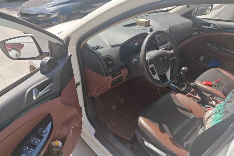 Used BYD Surui 2016 1.5L Manual Elite Edition Driver Seat