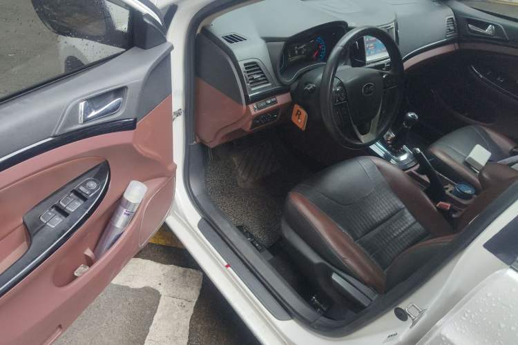 Used BYD Surui 2016 1.5L Manual Elite Edition Driver Seat