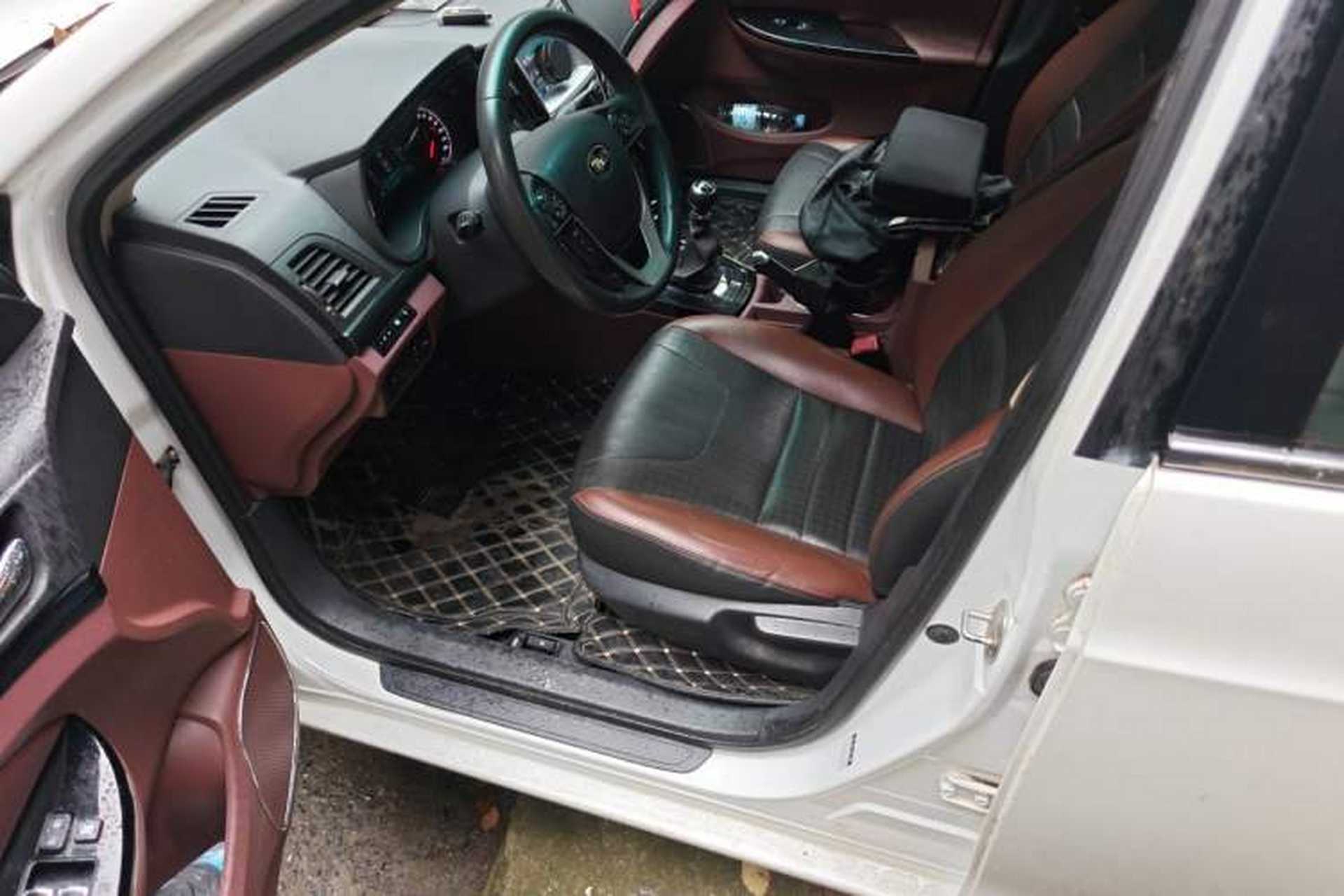 Used BYD Surui 2016 1.5L Manual Elite Edition Driver Seat