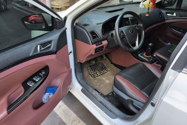 Used BYD Surui 2016 1.5L Manual Elite Edition Driver Seat