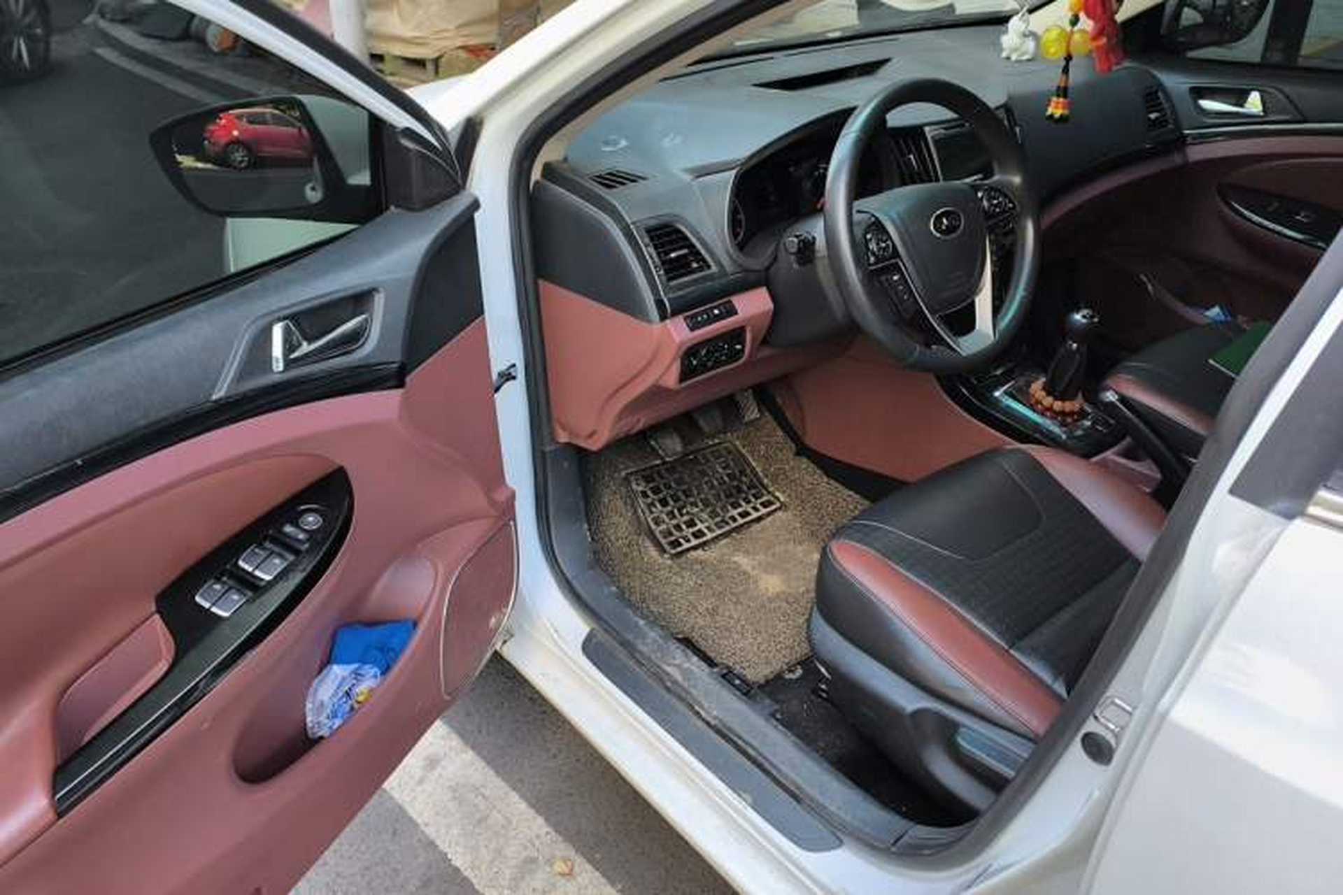 Used BYD Surui 2016 1.5L Manual Elite Edition Driver Seat