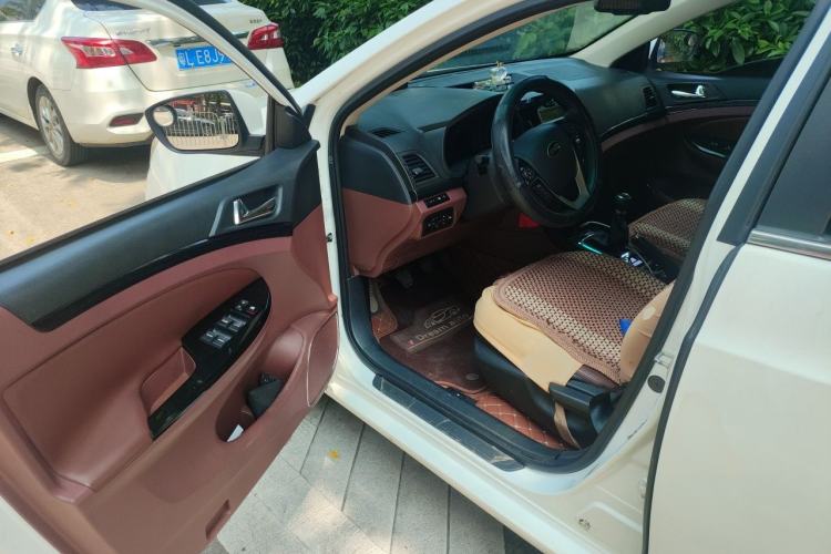 Used BYD Surui 2016 1.5L Manual Elite Edition Driver Seat