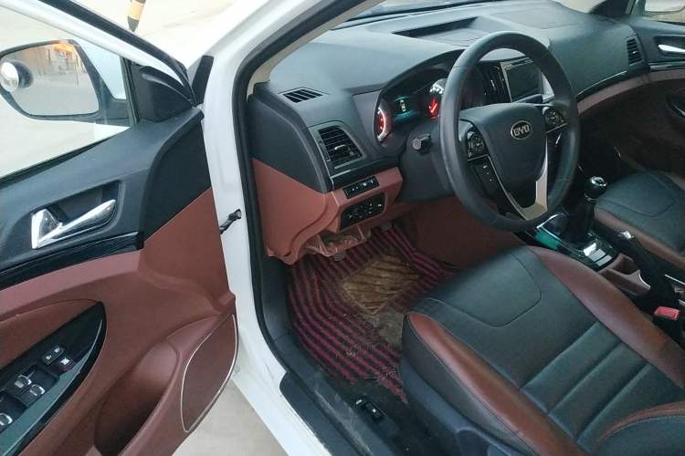 Used BYD Surui 2016 1.5L Manual Elite Edition Driver Seat