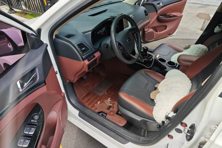 Used BYD Surui 2016 1.5L Manual Elite Edition Driver Seat