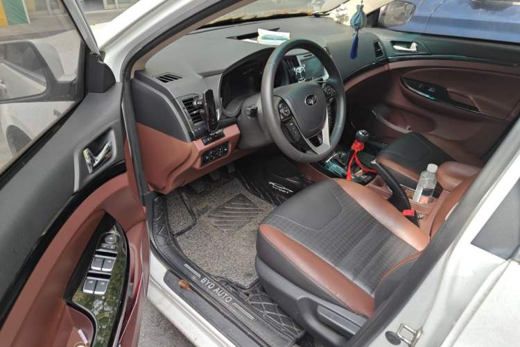 Used BYD Surui 2016 1.5L Manual Elite Edition Driver Seat