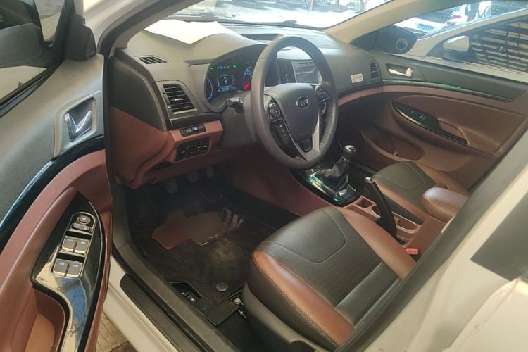 Used BYD Surui 2016 1.5L Manual Elite Edition Driver Seat