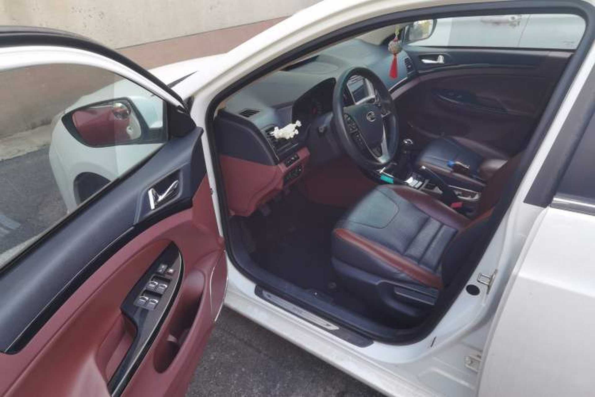Used BYD Surui 2016 1.5L Manual Elite Edition Driver Seat