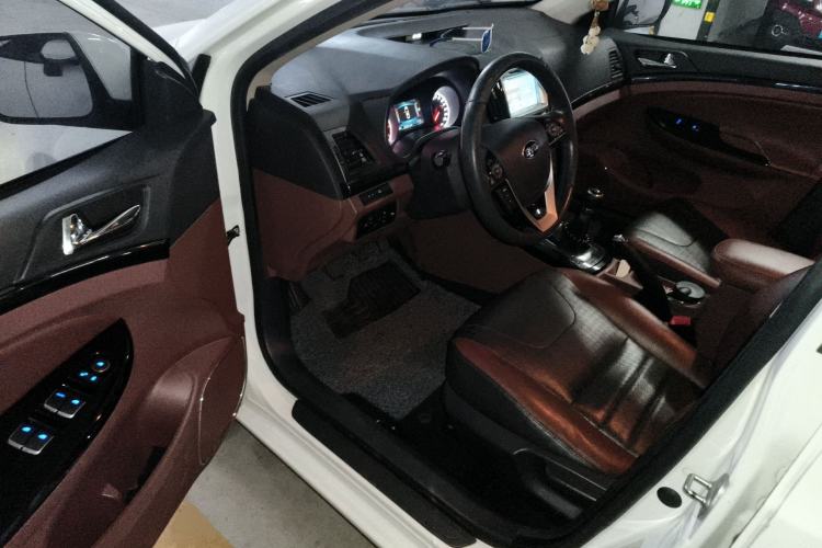 Used BYD Surui 2016 1.5L Manual Elite Edition Driver Seat
