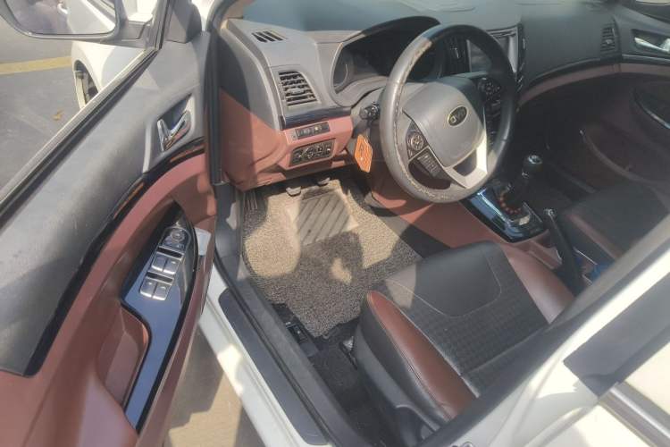 Used BYD Surui 2016 1.5L Manual Elite Edition Driver Seat