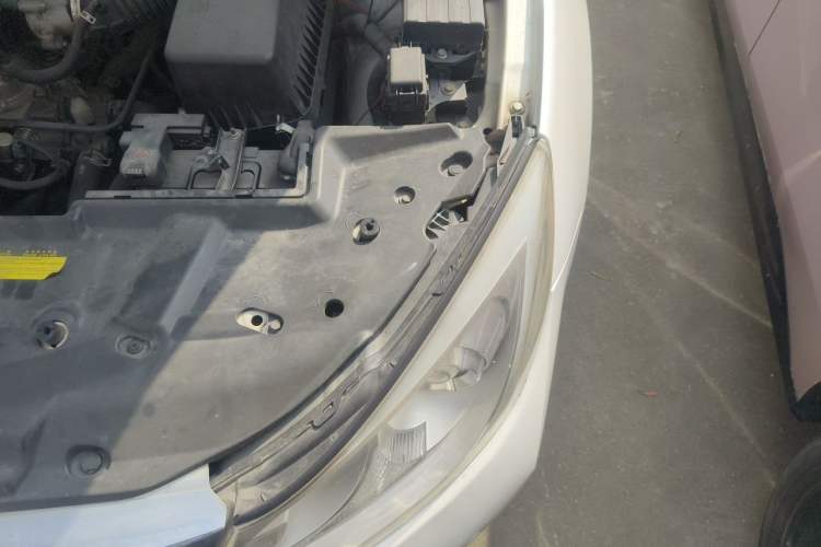 Used BYD Surui 2016 1.5L Manual Elite Edition Engine Bay Left