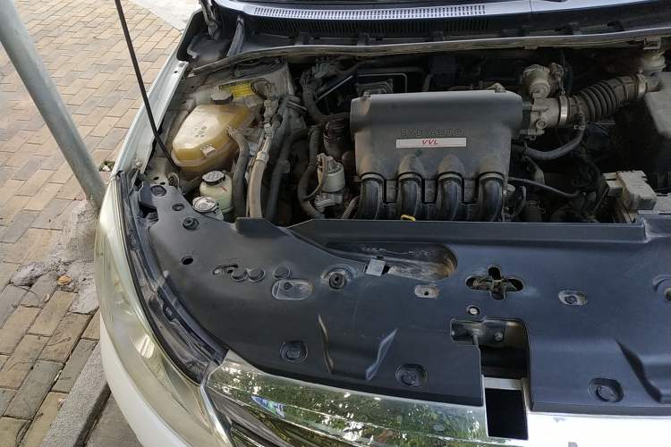 Used BYD Surui 2016 1.5L Manual Elite Edition Engine Bay Right