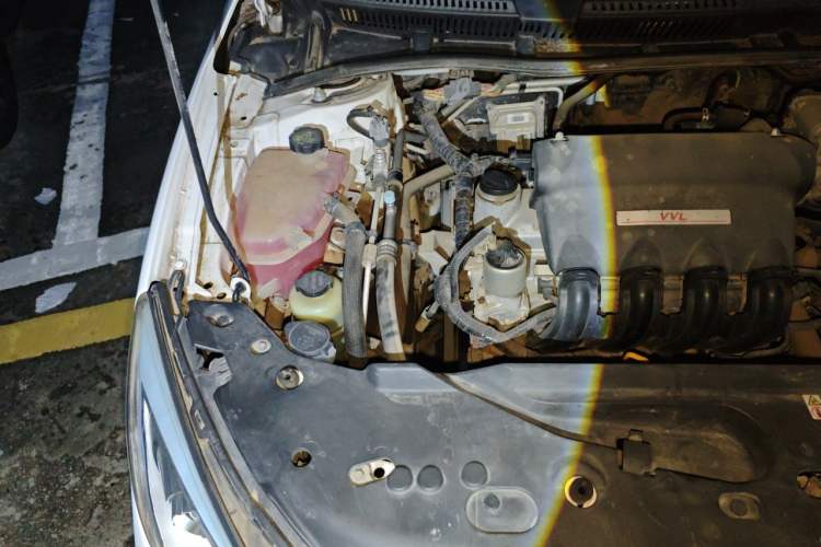 Used BYD Surui 2016 1.5L Manual Elite Edition Engine Bay Right