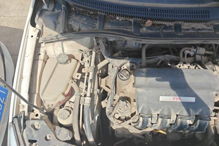 Used BYD Surui 2016 1.5L Manual Elite Edition Engine Bay Right
