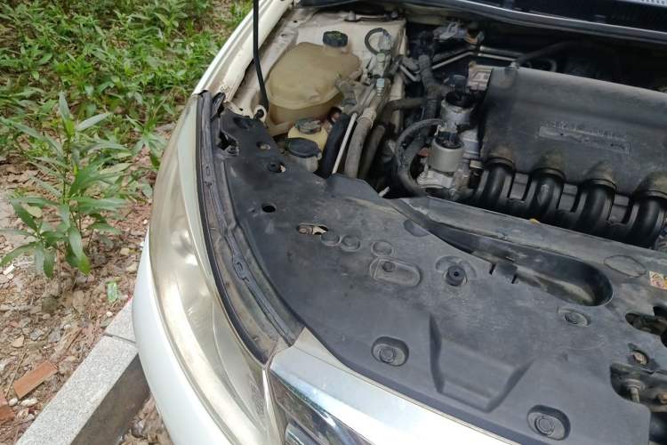Used BYD Surui 2016 1.5L Manual Elite Edition Engine Bay Right