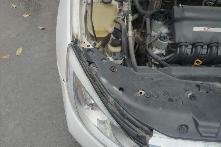 Used BYD Surui 2016 1.5L Manual Elite Edition Engine Bay Right
