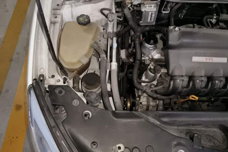 Used BYD Surui 2016 1.5L Manual Elite Edition Engine Bay Right