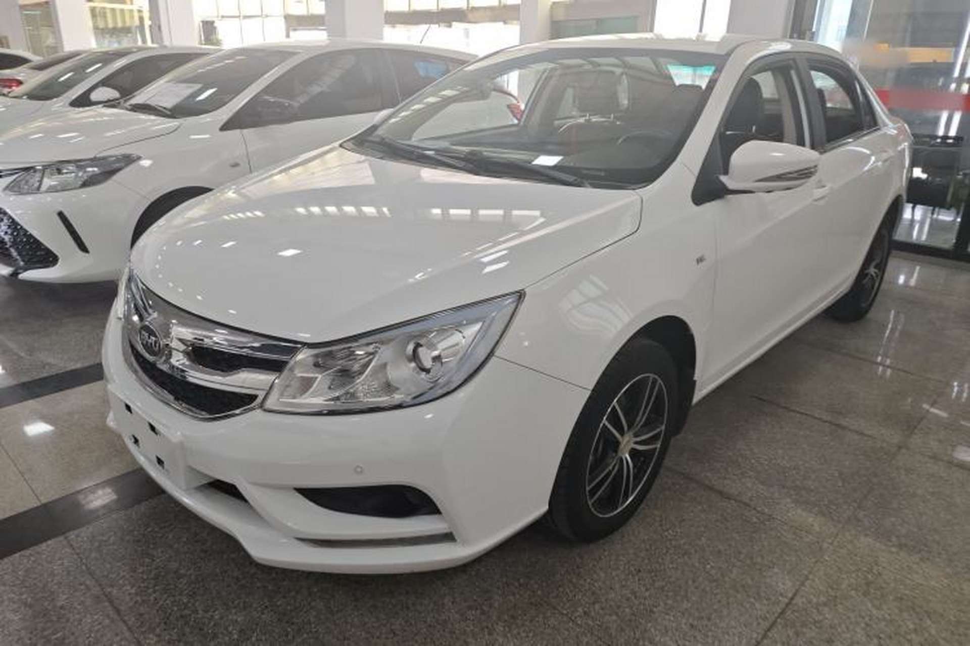 Used BYD Surui 2016 1.5L Manual Elite Edition Front Left 45 Deg