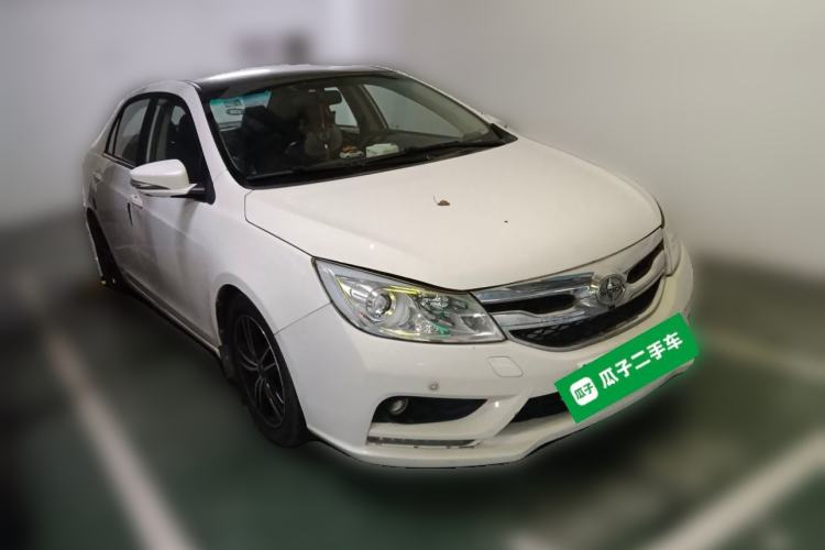 Used BYD Surui 2016 1.5L Manual Elite Edition Front Right 45 Deg