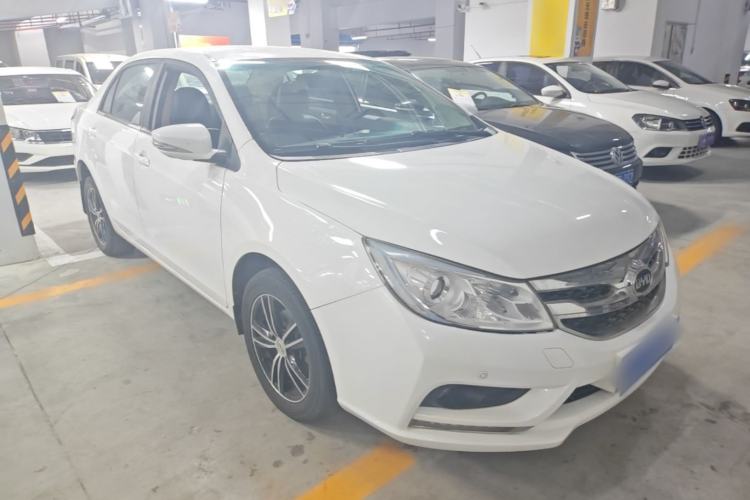 Used BYD Surui 2016 1.5L Manual Elite Edition Front Right 45 Deg