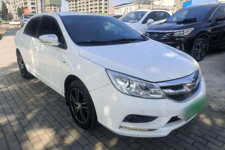 Used BYD Surui 2016 1.5L Manual Elite Edition Front Right 45 Deg
