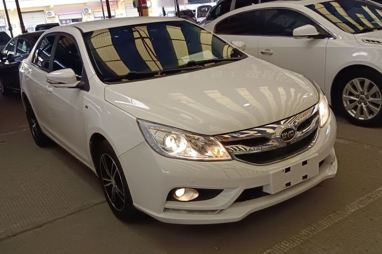 Used BYD Surui 2016 1.5L Manual Elite Edition Front Right 45 Deg