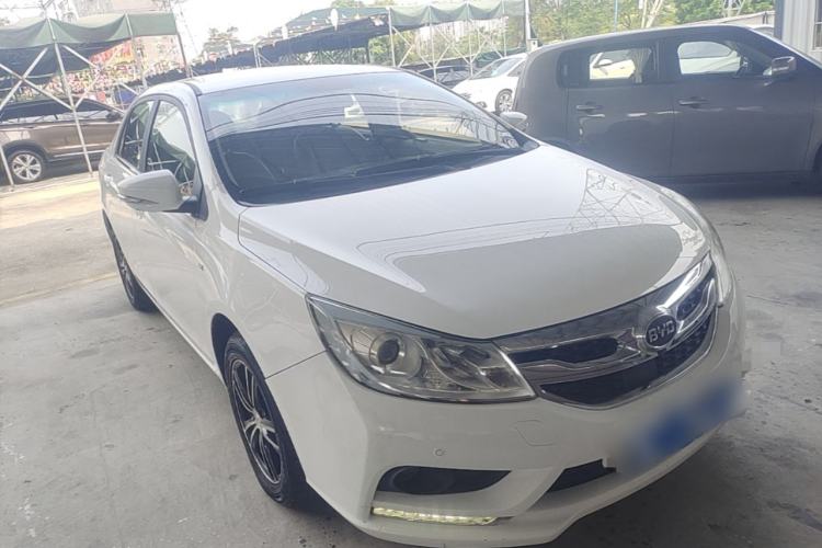 Used BYD Surui 2016 1.5L Manual Elite Edition Front Right 45 Deg