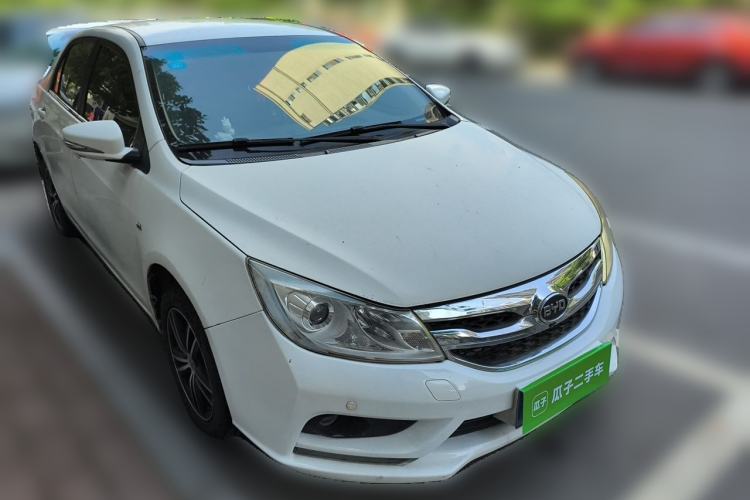 Used BYD Surui 2016 1.5L Manual Elite Edition Front Right 45 Deg