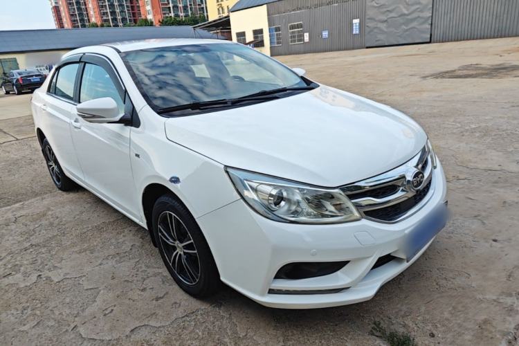 Used BYD Surui 2016 1.5L Manual Elite Edition Front Right 45 Deg