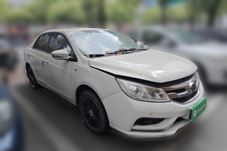 Used BYD Surui 2016 1.5L Manual Elite Edition Front Right 45 Deg