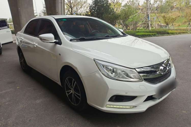 Used BYD Surui 2016 1.5L Manual Elite Edition Front Right 45 Deg
