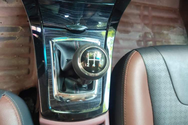 Used BYD Surui 2016 1.5L Manual Elite Edition Gear Lever