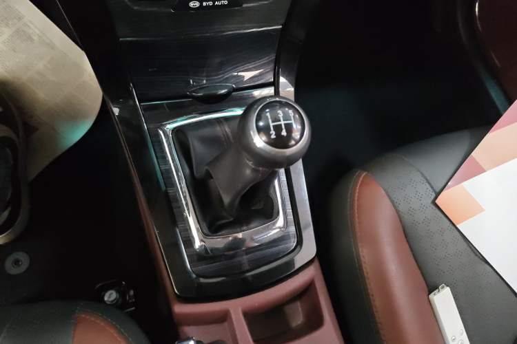 Used BYD Surui 2016 1.5L Manual Elite Edition Gear Lever