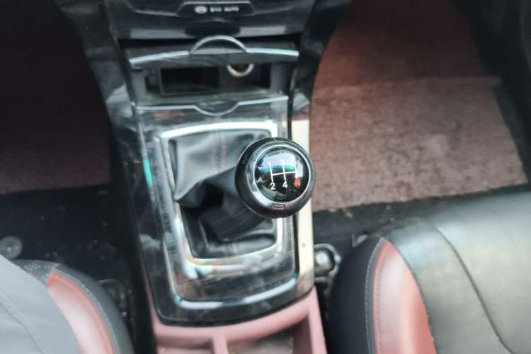 Used BYD Surui 2016 1.5L Manual Elite Edition Gear Lever
