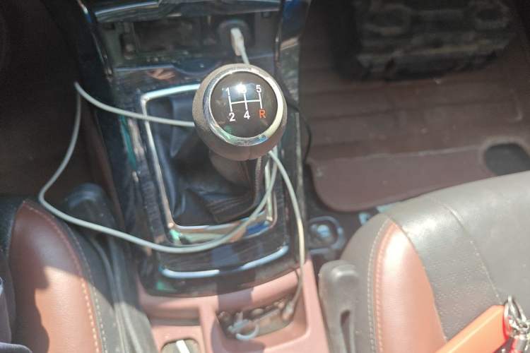 Used BYD Surui 2016 1.5L Manual Elite Edition Gear Lever