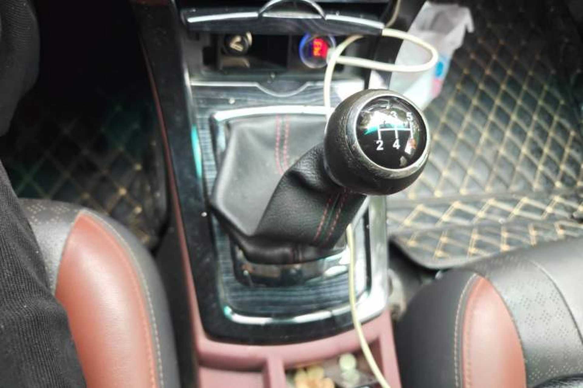 Used BYD Surui 2016 1.5L Manual Elite Edition Gear Lever
