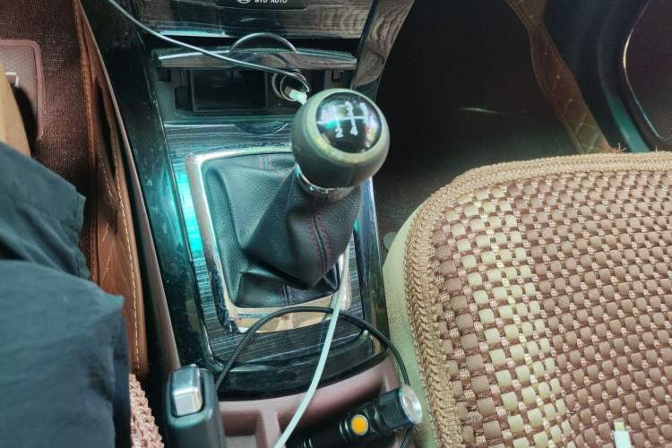 Used BYD Surui 2016 1.5L Manual Elite Edition Gear Lever