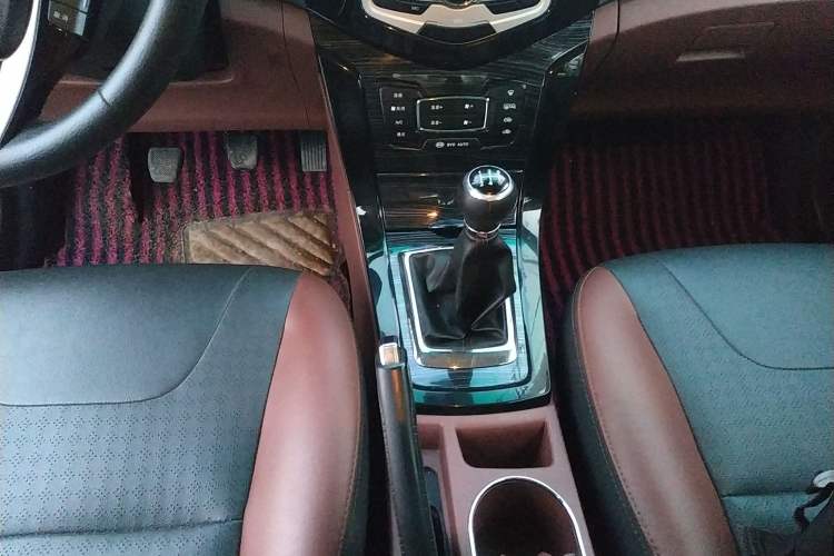 Used BYD Surui 2016 1.5L Manual Elite Edition Gear Lever