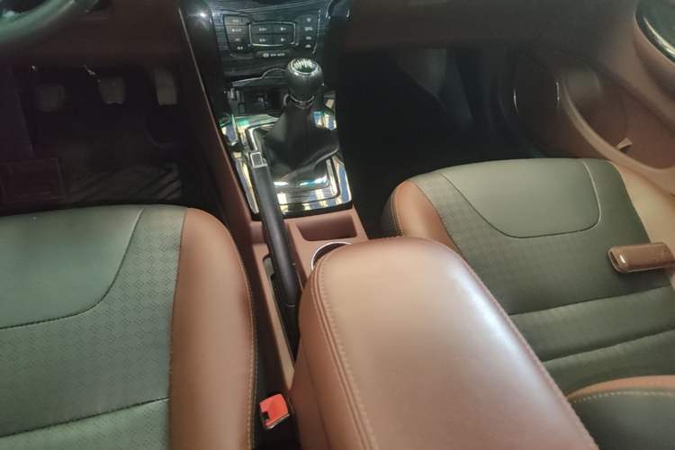 Used BYD Surui 2016 1.5L Manual Elite Edition Gear Lever