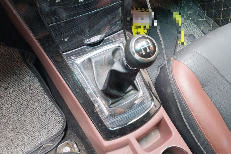 Used BYD Surui 2016 1.5L Manual Elite Edition Gear Lever