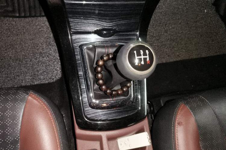 Used BYD Surui 2016 1.5L Manual Elite Edition Gear Lever